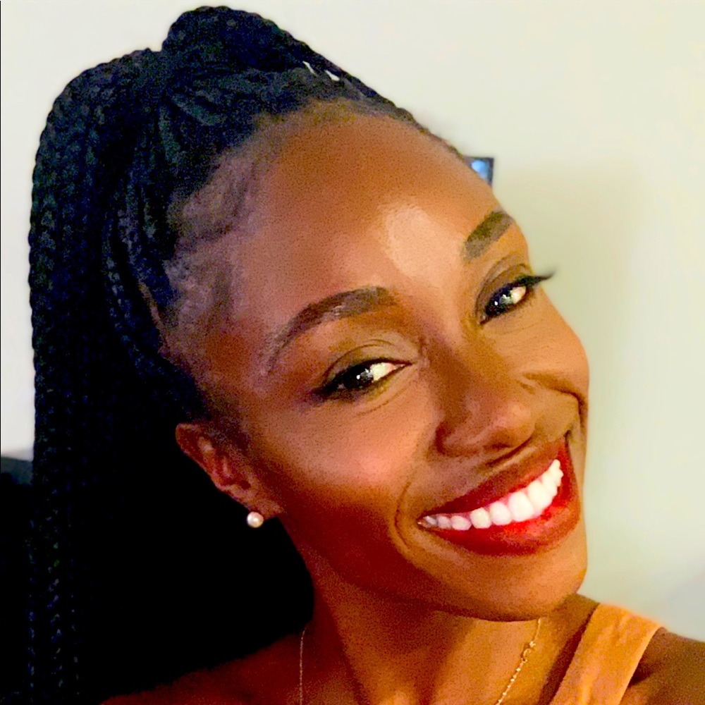 Meet your Posher, Alicia